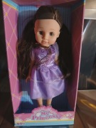 Duża lalka z zamykanymi oczami