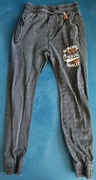 Spodnie dresowe r. 146 chłopiec