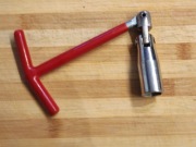 narzędzie klucz nasadowy nasadka do świec zapłonowych majsterkowanie