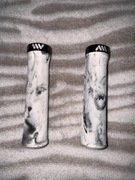 Gripy AMS Berm White/Black | Enduro / DH | 135mm | Jak Nowe