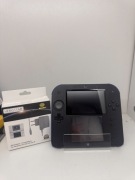 Konsola Nintendo 2DS (Czarno-Niebieska) + Nowa Ładowarka