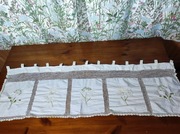 Zasłonka z haftem i koronką szydełkową 115x35