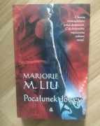 Pocałunek łowcy. Marjorie M. LIU Romans paranormalny 