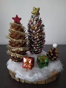 Dekoracja Prezent STROIK na plastrze szyszki ŚWIĘTA