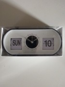 Budzik z kalendarzem Home Retro