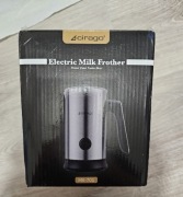Elektryczny spieniacz do mleka.