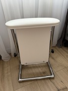 Podnóżek kosmetyczny do pedicure – stabilny i regulowany