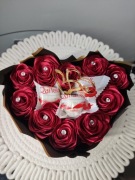 Box róż satynowych 