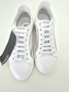 Białe sneakersy 39 Emporio Armani nowe