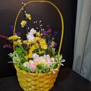 Stroik Wielkanocny w koszyczku