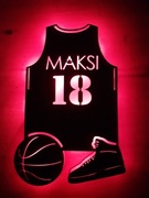 Lampka LED drewniana, koszulka koszykarska, imienna, kolory