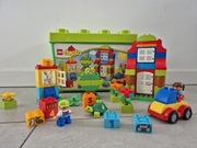 12 zestawów LEGO Duplo + duża płytka + prawie 200 klocków luzem