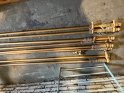 Karnisz drewniany używany