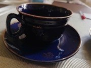 Szesc filizanek ze spodeczkami i talerzykami do ciasta