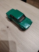 Samochód hotwheels BMW 2002 