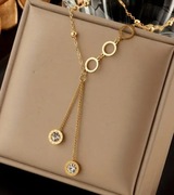 Naszyjnik z krawatkami cyrkoniami