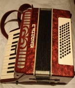Akordeon YUNOST 3 Walizka 60 Basów Piękny stan