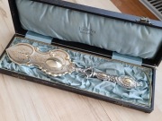 SREBRZONA ŁOPATKA DO TORTU CIASTA MONOGRAM DUFVA SZWECJA ROCOCO 30cm