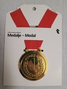 Złoty medal na czerwonej wstążce 
