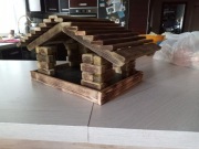 Karmnik dla ptaków drewniany 