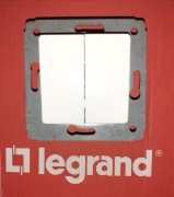 Łącznik świecznikowy  LEGRAND CARIVA biały - nowy