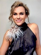 Broszka ze strusich piór Ombre pudrowy róż MEDIUM 