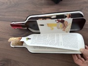 Historia Wina piękna książka w kształcie butelki wina w pudełku