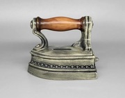 Skarbonka porcelanowa żelazko Goebel