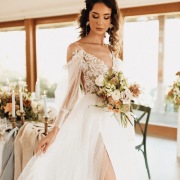 Suknia ślubna. Nowa