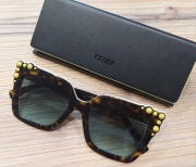 Ekstrawagancki okulary z ćwiekami FF0260/S Fendi !