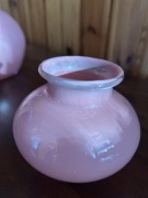 Wazon różowy huta szkła Tarnowiec ok 12,5 cm