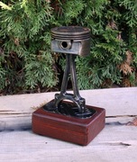 Mały Puchar Statuetka Tłok Patyna Scrap Metal art