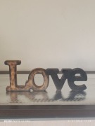 Drewniany napis Love