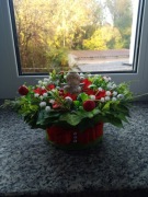 Nowy wianuszek nagrobny świąteczny. 