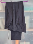 Czarne spodnie z kantem, zakładkami i regulatorami, Mohito, rozm. 38/M