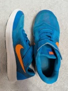 Niebieskie buty sportowe na rzepy Nike 31,5 31 32