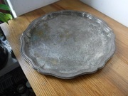 Okrągły stary  ozdobny srebrzony talerz w stylu vintage ZOBACZ