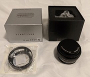 Obiektyw TTArtisan 25mm F2 Micro 4/3 + osłona przeciwsłoneczna