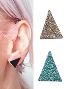 Czarne kolczyki trójkąty, srebrne wkrętki 