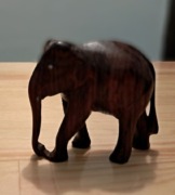 Figura drewniana mały słoń. Indie