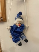 Unikat stara lalka porcelanowa Klaun na huśtawce