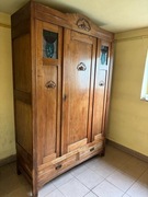 Unikatowa, pojemna szafa  z oryginalnymi witrażami