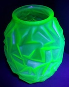 Szkło uranowe masywny wazon Art Deco