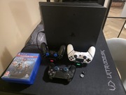 PS4 Pro + SSD 1TB + 3 pady + stacja + gry – komplet, stan bardzo dobry