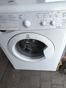 Okno drzwiczki pralki Indesit iwc61