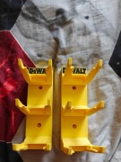 Uchwyt na akumulatory DeWalt 18V 20V druk 3D