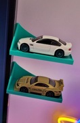 Półka do monitora na Hot wheels lub figurki