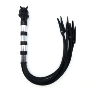 Flogger wykonany z naturalnego kauczuku Jest to sam diabeł