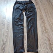 Spodnie legginsy ekoskóra  M