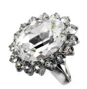 Piękny srebrny pierścionek z kryształami